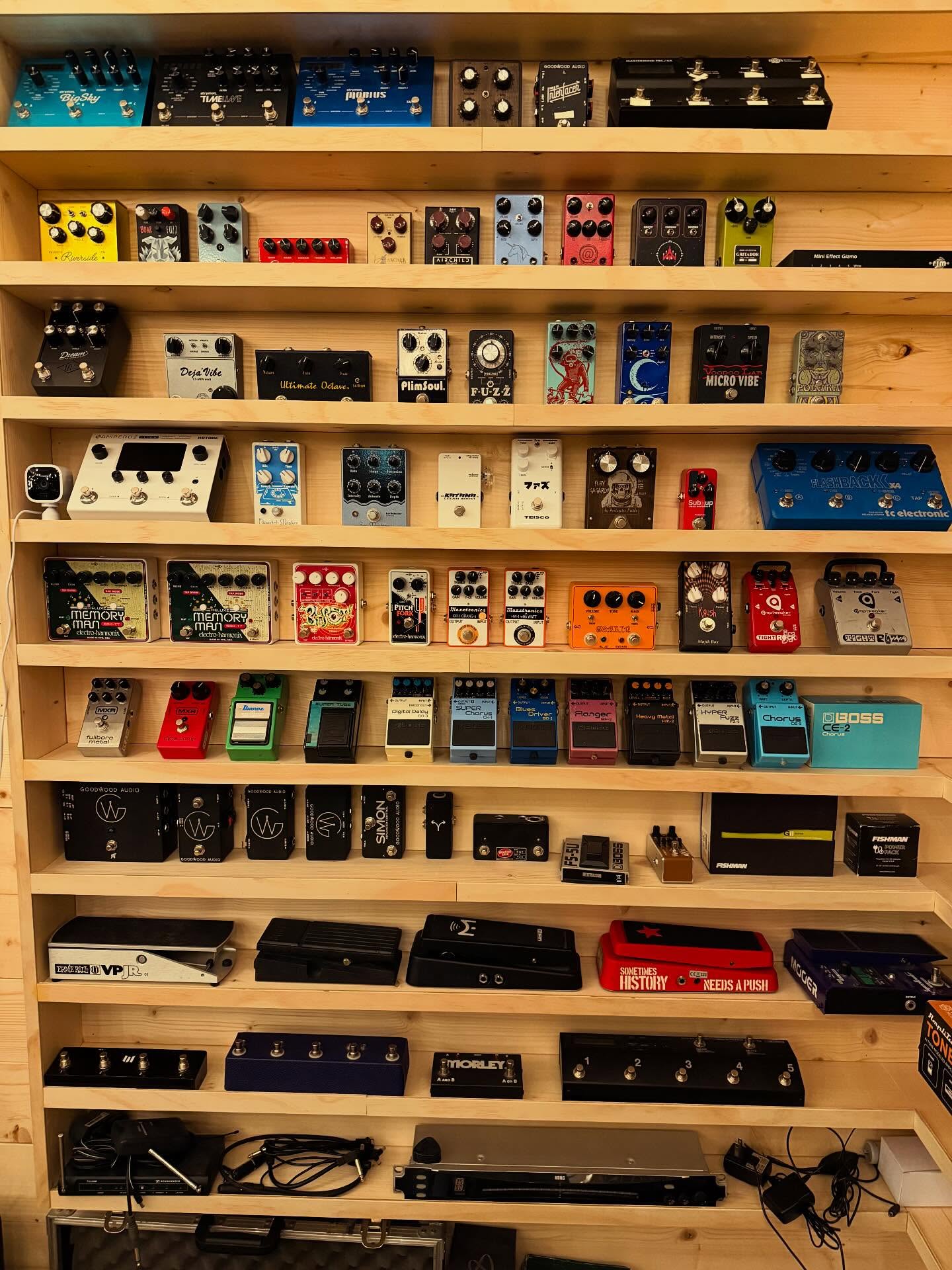 Black Friday sales are on for all used effects pedals!
Many new pedals are also on sale so come by the shop or send a message!